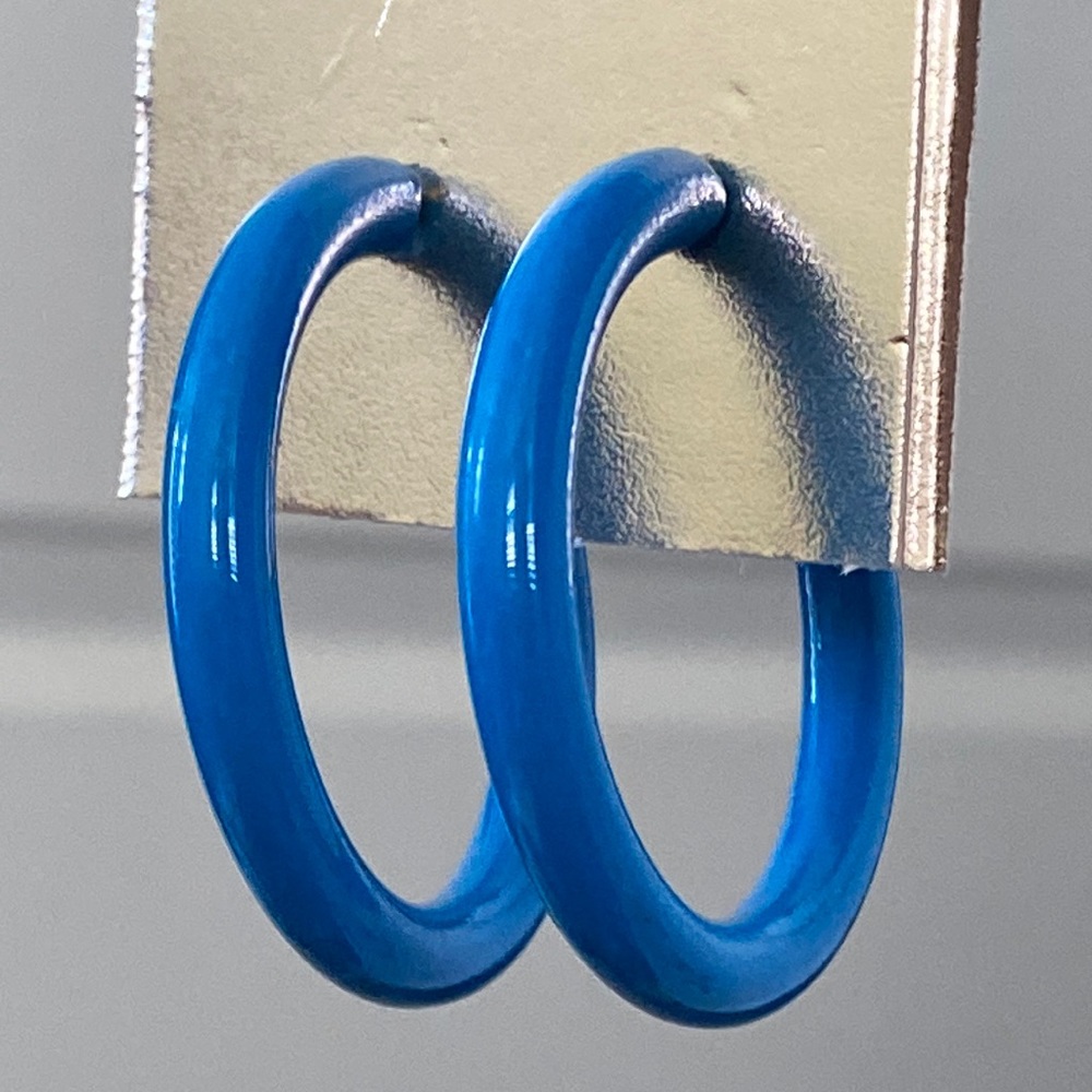 80s Enamel C-shaped hoop earrings solid cerulean blue
